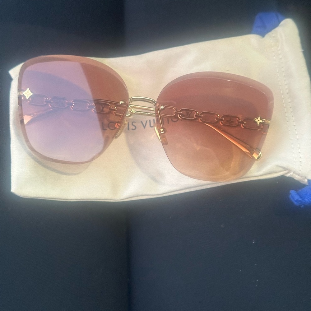 LV Jewel Round Cat Eye Sunglasses